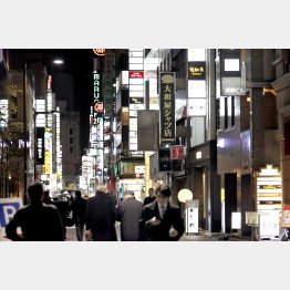 支援のやり方は人それぞれ…（Ｃ）日刊ゲンダイ