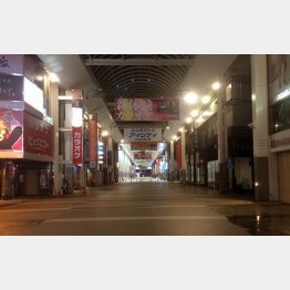 震災直後、繁華街は閑散としていた（Ｃ）日刊ゲンダイ