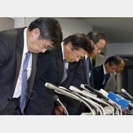 手前から益子会長と相川社長（Ｃ）日刊ゲンダイ