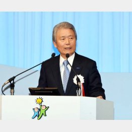 大企業のためのアベノミクス（自民党大会で挨拶する経団連・榊原会長）／（Ｃ）日刊ゲンダイ