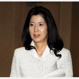 再選を目指す上野通子氏（Ｃ）日刊ゲンダイ