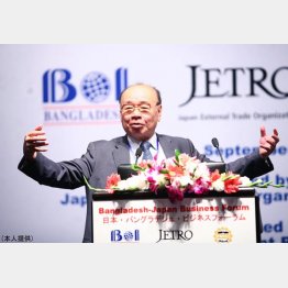 日本ポリグルの小田兼利会長（提供写真）