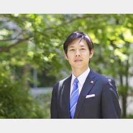 現在２期目の鈴木直道氏（Ｃ）日刊ゲンダイ