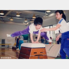 体操教室でも楽々と跳び箱を跳んだ（前田家提供）