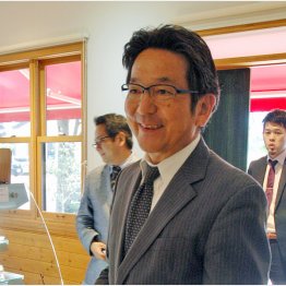 余裕の杉尾（Ｃ）日刊ゲンダイ