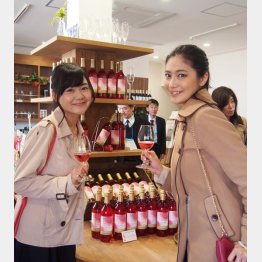 樋浦さん（左）と山田さん（Ｃ）日刊ゲンダイ