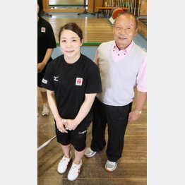 注目が集まる三宅父娘（Ｃ）日刊ゲンダイ