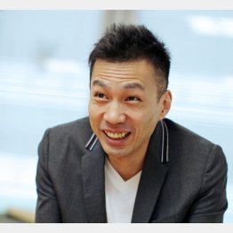 「笑顔で仕事するのが理想」と語る（Ｃ）日刊ゲンダイ