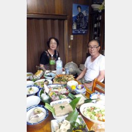 「民泊民家 きよすみ」のヨシ子さん（左）と清澄さん（Ｃ）日刊ゲンダイ