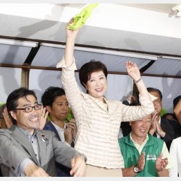 投票が締め切られた午後８時ちょうどに「当確」／（Ｃ）日刊ゲンダイ