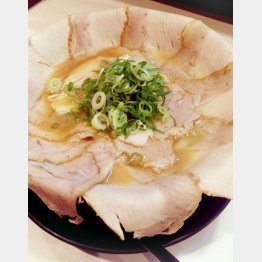 「千日前本店 作ノ作」の『浪花豚骨肉バカトッピング』／（提供写真）