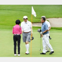 夏休み後半もゴルフ三昧（Ｃ）日刊ゲンダイ