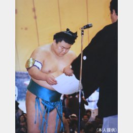 ９３年の第３８回「神宮奉納大相撲」で優勝（提供写真）