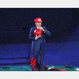 「安倍マリオ」で強烈アピール（Ｃ）真野慎也／ＪＭＰＡ