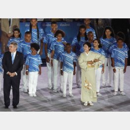 閉会式では着物を直す場面も（Ｃ）真野慎也／ＪＭＰＡ