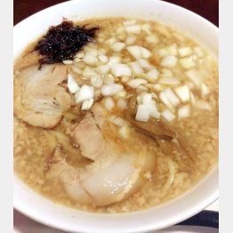 「ラーメン勝」の『玉ねぎ中華』／（Ｃ）日刊ゲンダイ