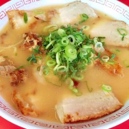 「金龍」のチャーシューメン／（Ｃ）日刊ゲンダイ