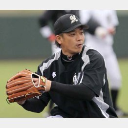 引退会見では涙を見せたサブロー（Ｃ）日刊ゲンダイ