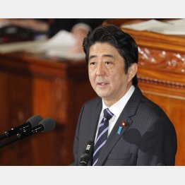 所信表明演説をする安倍首相（Ｃ）日刊ゲンダイ