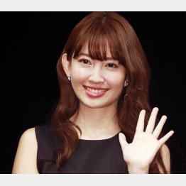 昨年は小嶋陽菜がＣＭに（Ｃ）日刊ゲンダイ