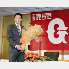 晴れやかな表情で会見を行った鈴木（Ｃ）日刊ゲンダイ