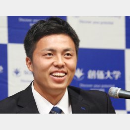 ２１日にはソフトバンクが田中正義に指名挨拶（Ｃ）日刊ゲンダイ