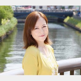 ２０００年にＩＴ会社勤務の男性と再婚（Ｃ）日刊ゲンダイ