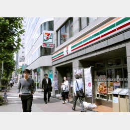セブン－イレブンの「セブンカフェ」が好調／（Ｃ）日刊ゲンダイ