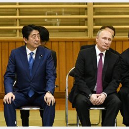 安倍首相とプーチン大統領（Ｃ）ＪＭＰＡ