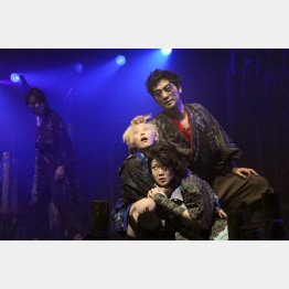 劇団桟敷童子「モグラ 月夜跡隠し伝」／撮影＝長田勇