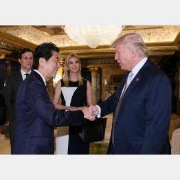 大統領就任前にトランプ氏に会いに行った安倍首相（Ｃ）ロイター