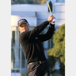 シニアで開花したショットメーカーの崎山武志（Ｃ）日刊ゲンダイ