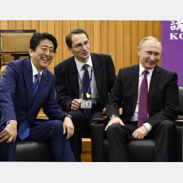 パフォーマンスだけで成果はゼロ（Ｃ）ＪＭＰＡ