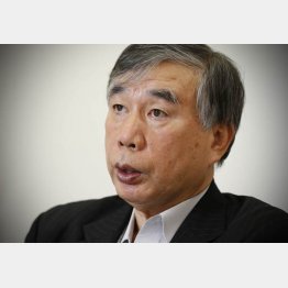 自殺した女性の遺族代理人を務める川人博氏（Ｃ）日刊ゲンダイ