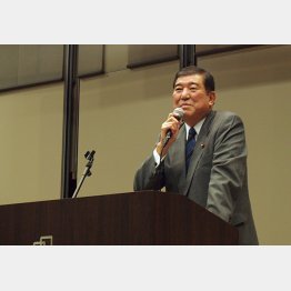 「知恵を出そう」と石破氏（Ｃ）日刊ゲンダイ