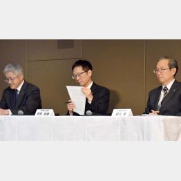 経営再建中に巨額損失事件が発覚（昨年１２月に会見した東芝経営陣）／（Ｃ）日刊ゲンダイ