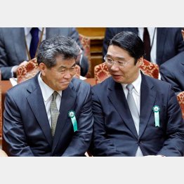 文科省人事課ＯＢの嶋貫和男氏（左）と前川喜平前事務次官（Ｃ）日刊ゲンダイ