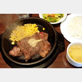 「いきなり！ステーキ」の人気上々／（Ｃ）日刊ゲンダイ