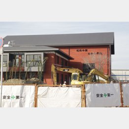 “安倍晋三記念小学校”予定地は今も建設中（Ｃ）日刊ゲンダイ