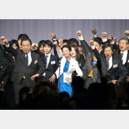 民進党大会での蓮舫代表ら執行部（Ｃ）日刊ゲンダイ