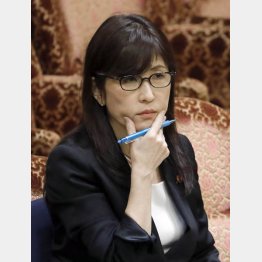 教育勅語を「全体として」信奉する稲田防衛相（Ｃ）日刊ゲンダイ