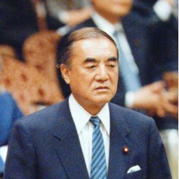 中曽根内閣は問題を認めたが、安倍政権は否定せず（Ｃ）日刊ゲンダイ