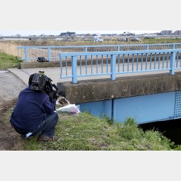 カメラはいろんなところにも（千葉県松戸市女児殺害事件の遺体発見現場）／（Ｃ）日刊ゲンダイ