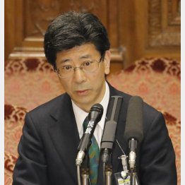 「スパイ大作戦」ばりのブッ飛び答弁（Ｃ）日刊ゲンダイ