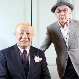 春風亭小朝と吉川潮（Ｃ）日刊ゲンダイ