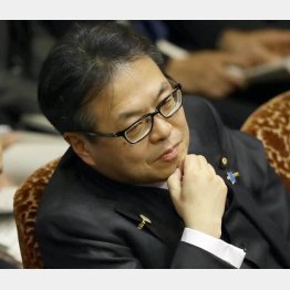 世耕経産相はカヤの外（Ｃ）日刊ゲンダイ