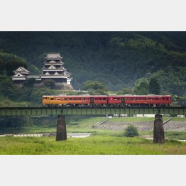 ７位の伊予灘ものがたり（ＪＲ四国提供）