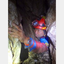 洞窟に入りたい一心で（吉田さん提供）