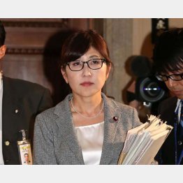 稲田防衛相は「わが国の主権に対する侵害」と憤ったが…（Ｃ）日刊ゲンダイ
