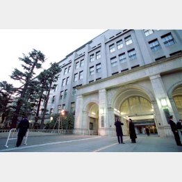 財務省も倒閣に動く？（Ｃ）日刊ゲンダイ